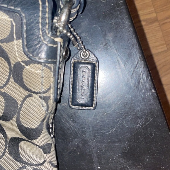 Coach - Picture 6 of 7